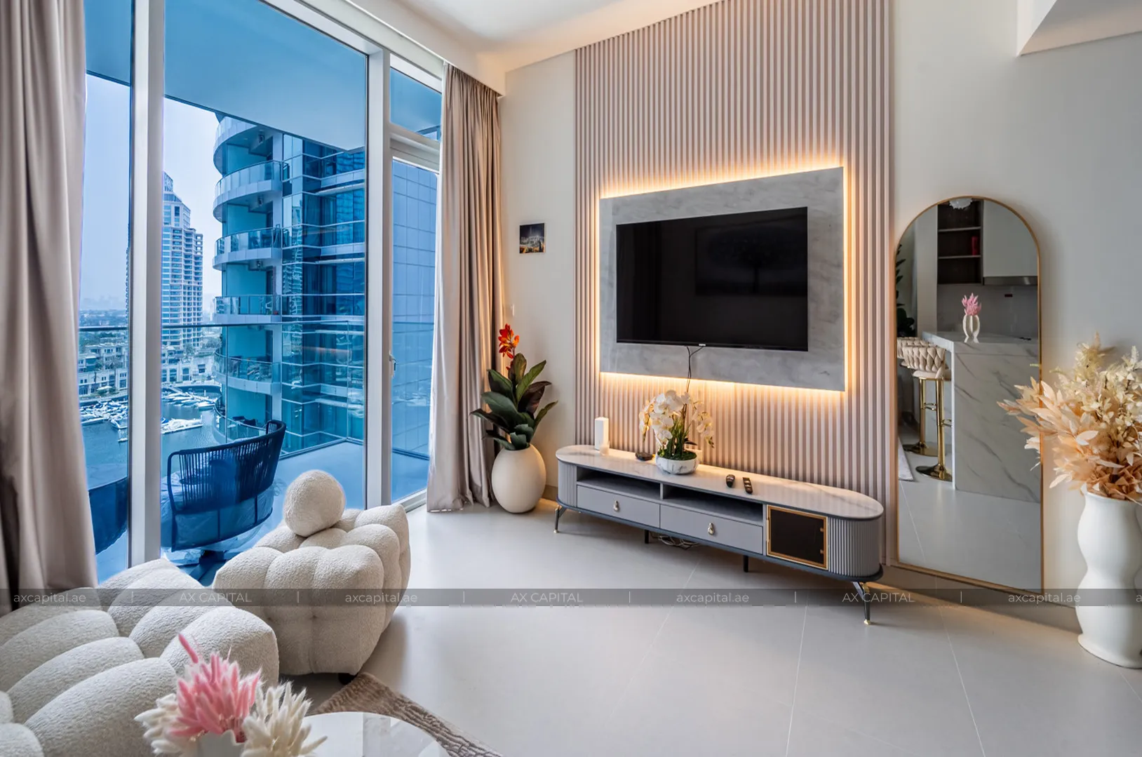 شقة عدد غرف النوم فيها: 1، في Liv Marina, دبي, الإمارات العربية المتحدة (axc-3990893) 1