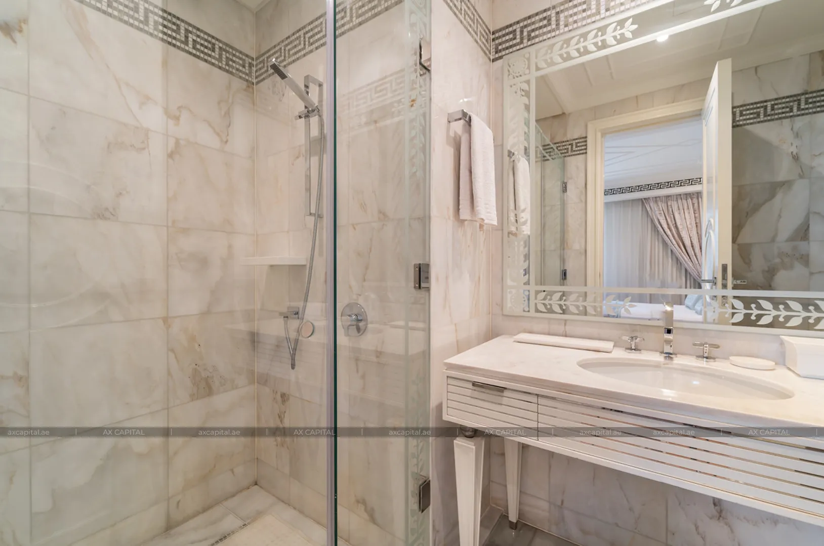 Apartamento con 3 dormitorios en Palazzo Versace, Dubai, EAU (axc-3991389) 2