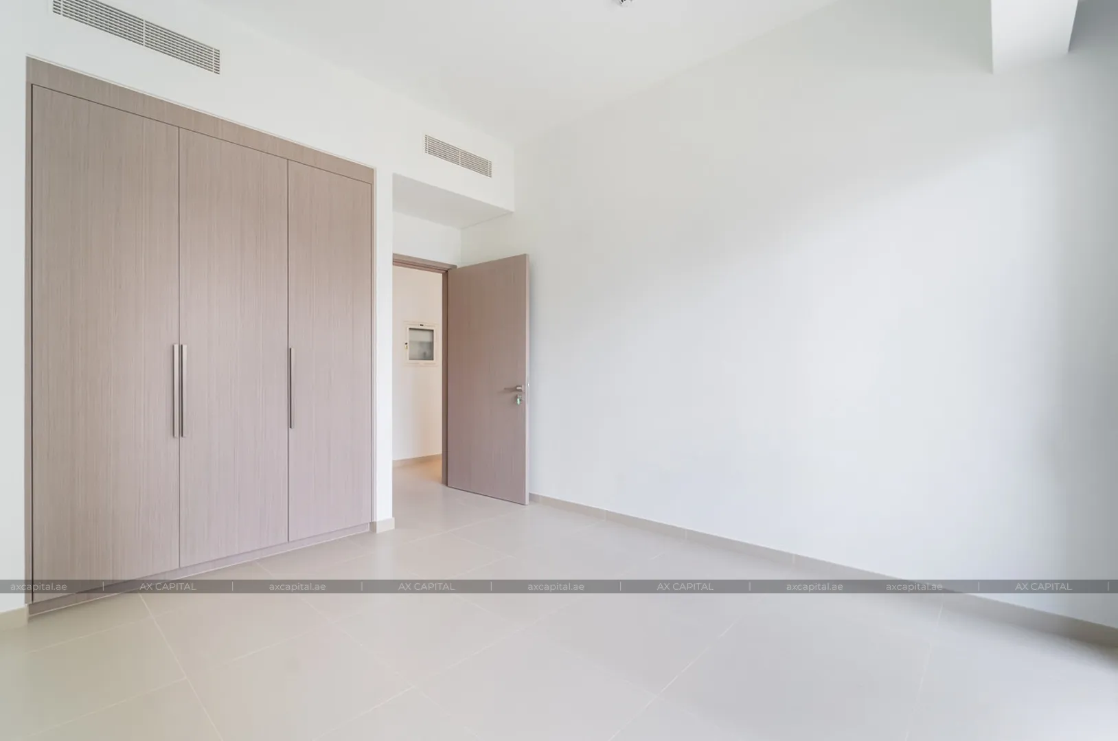 Apartament cu 1 dormitor în Act Towers, Dubai, Emiratele Arabe Unite (axc-3986522) 2