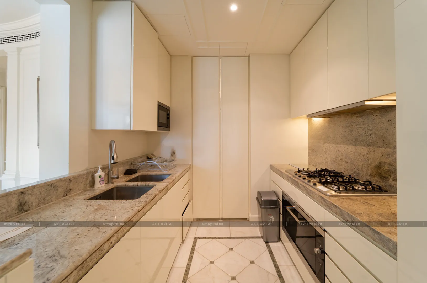 Apartment mit 2 Schlafzimmern in Palazzo Versace, Dubai, VAE (axc-3990967) 2