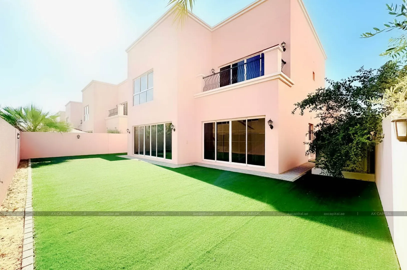 Chalet con 4 dormitorios en Nad Al Sheba Villas, Dubai, EAU (axc-3980409) 1