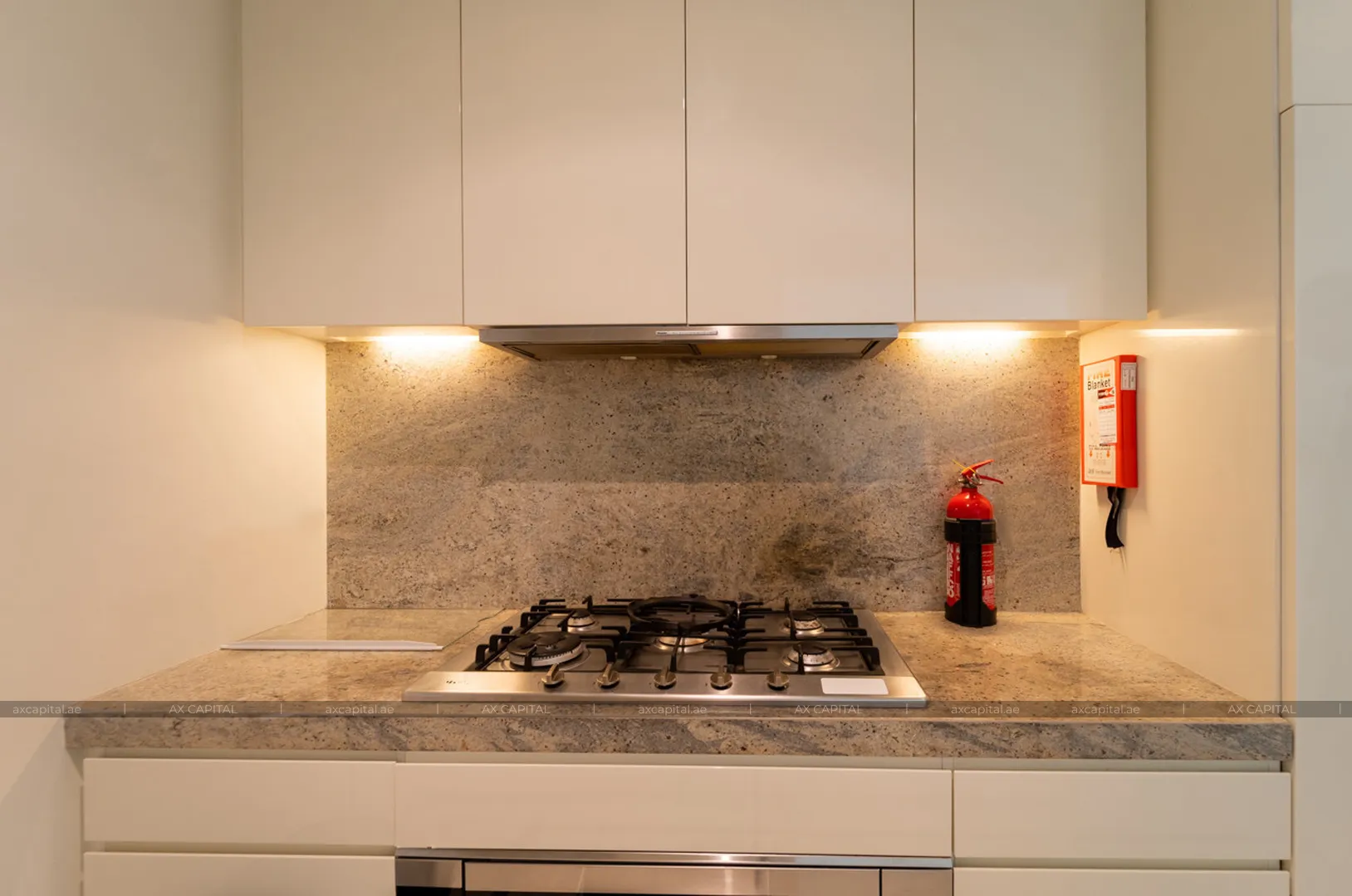 Apartment mit 2 Schlafzimmern in Palazzo Versace, Dubai, VAE (axc-3990967) 3