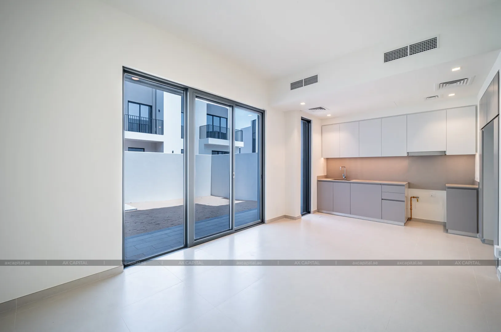 Chalet con 4 dormitorios en Greenview, Dubai, EAU (axc-3988947-r1) 3