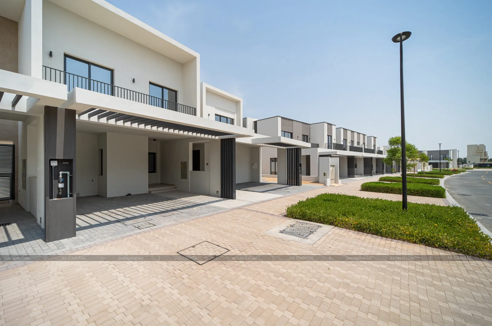 Chalet con 4 dormitorios en Greenview, Dubai, EAU (axc-3988947-r1) 1
