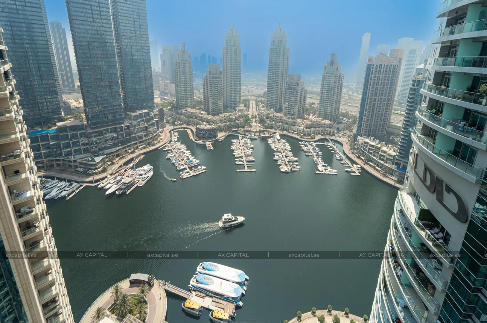 Apartamento con 1 dormitorio en Liv Marina, Dubai, EAU (axc-3990763) 1