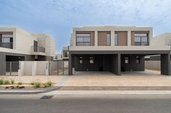 Townhouses for rent in The Pulse Beachfront, Dubai, UAE # axc-3996197 - photo 1348649
