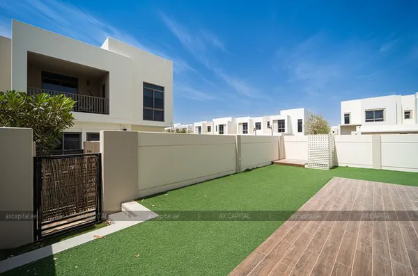 Villas for rent in Hayat Townhouses, Dubai, UAE # axc-3988221 - photo 1130120