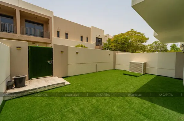 Townhouses for rent in Hayat Townhouses, Dubai, UAE # axc-3990534 - photo 1115514
