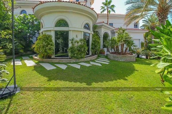 Villas for sale in Signature Villas Frond F, Dubai, UAE # axc-3989547 - photo 1126485